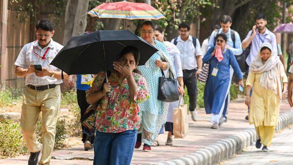 delhi records highest temperature